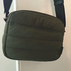 Cross Body Bag in Nylon Puffer